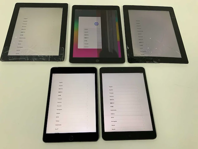 Apple ipad 6th gen (2018): wi-fi + cellular, 128gb, 9.7-inch, space gray (5x) - afbeelding 1 van  3
