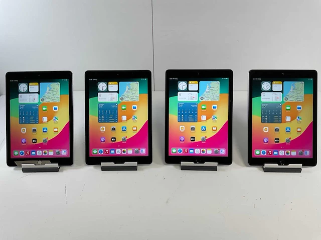 Apple ipad 6th gen 9.7”, wifi - 32 gb - space gray (4x) - afbeelding 1 van  9