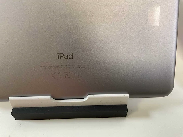 Apple ipad 6th gen 9.7”, wifi - 32 gb - space gray (4x) - afbeelding 8 van  9