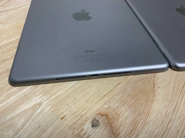 Apple ipad 6th gen a1954 tablet (3x) - afbeelding 6 van  6