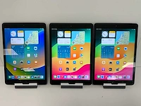 Apple ipad 7th gen - wi-fi & cellular - 32 gb - space gray (3x) - afbeelding 1 van  7