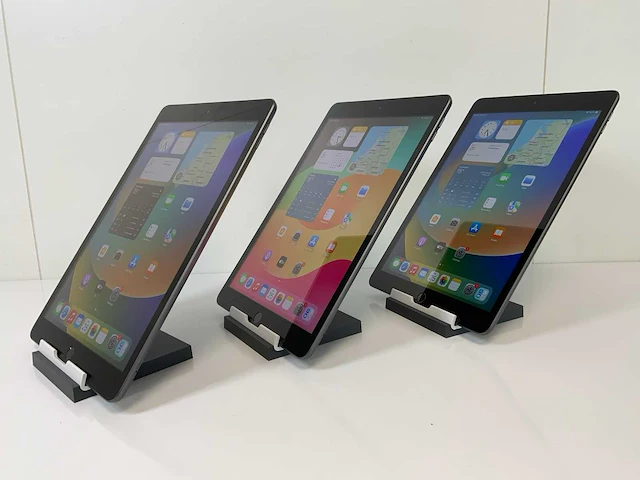 Apple ipad 7th gen - wi-fi & cellular - 32 gb - space gray (3x) - afbeelding 3 van  7