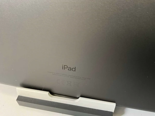 Apple ipad 7th gen - wifi - 32 gb - space gray (3x) - afbeelding 7 van  8