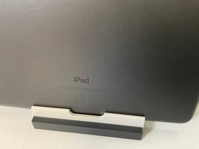 Apple ipad 7th gen - wifi + cellular - 32 gb - space gray (2x) - afbeelding 7 van  8