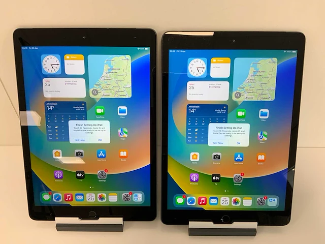 Apple ipad 8th gen - wi-fi & cellular - 128 gb - space gray (2x) - afbeelding 1 van  6