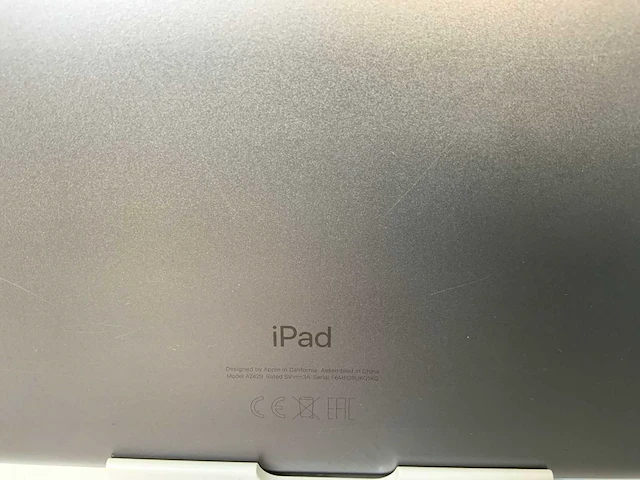 Apple ipad 8th gen - wi-fi & cellular - 128 gb - space gray (2x) - afbeelding 5 van  6