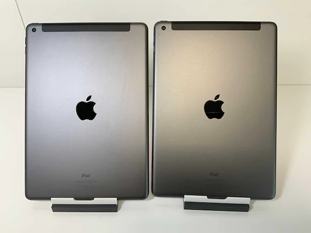 Apple ipad 8th gen - wi-fi & cellular - 32 gb - space gray (2x) - afbeelding 4 van  6