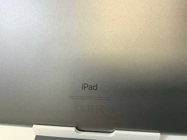 Apple ipad 8th gen - wi-fi & cellular - 32 gb - space gray (2x) - afbeelding 6 van  6