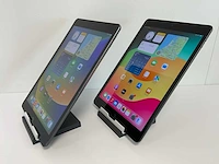 Apple ipad 8th gen - wi-fi & cellular - 32 gb - space gray (2x) - afbeelding 3 van  6