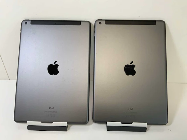 Apple ipad 8th gen - wi-fi & cellular - 32 gb - space gray (2x) - afbeelding 4 van  6
