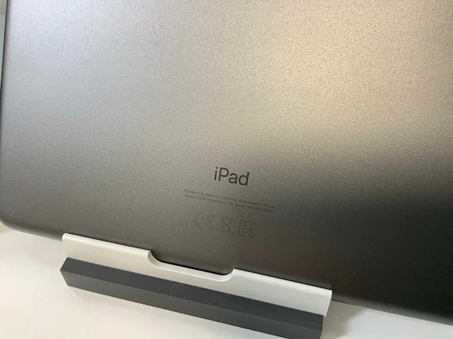 Apple ipad 8th gen - wi-fi & cellular - 32 gb - space gray (2x) - afbeelding 6 van  6