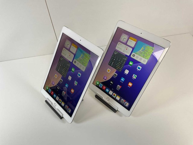 Apple ipad 8th gen - wifi + cellular - 128 gb - silver (2x) - afbeelding 4 van  7