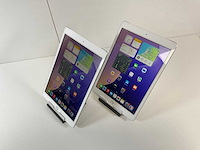 Apple ipad 8th gen - wifi + cellular - 128 gb - silver (2x) - afbeelding 4 van  7