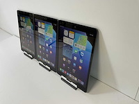 Apple ipad 8th gen - wifi + cellular - 32 gb - space gray (3x) - afbeelding 3 van  9
