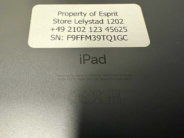 Apple ipad 8th gen met keyboard en apple pen - afbeelding 4 van  5