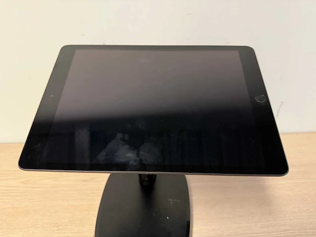 Apple ipad 8th gen tablet - afbeelding 2 van  4