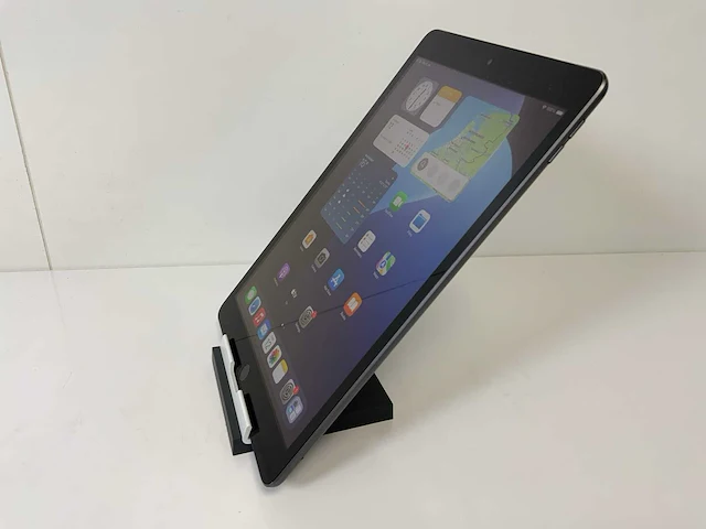 Apple ipad 9th gen - wi-fi & cellular - 256 gb - space gray - afbeelding 3 van  5
