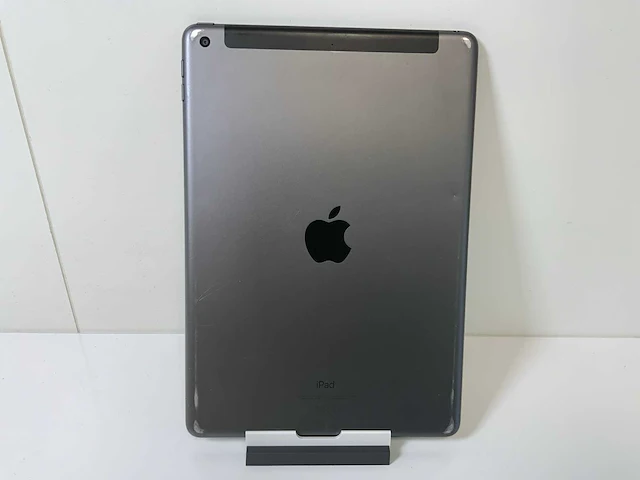 Apple ipad 9th gen - wi-fi & cellular - 256 gb - space gray - afbeelding 4 van  5
