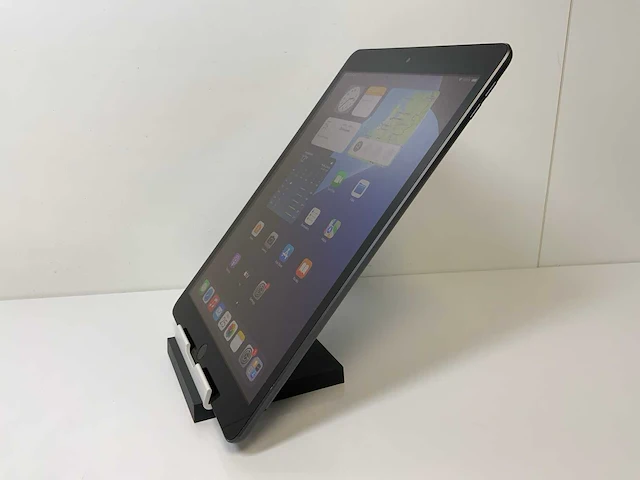 Apple ipad 9th gen - wi-fi & cellular - 64 gb - space gray - afbeelding 3 van  5