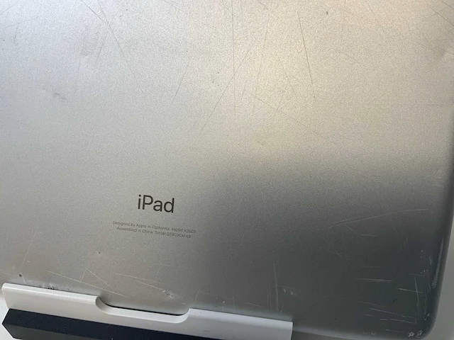Apple ipad 9th gen (2021) 10.2” - wi-fi & cellular - 64 gb - silver - afbeelding 5 van  5