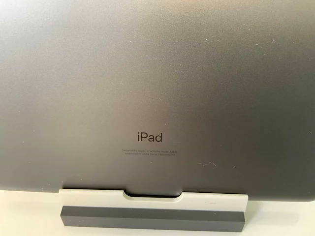 Apple ipad 9th gen (2021) 10.2”,- wi-fi - 64 gb - space gray - afbeelding 5 van  5
