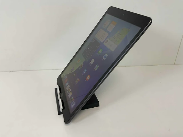 Apple ipad 9th gen (2021) 10.2”,- wi-fi - 64 gb - space gray - afbeelding 3 van  5