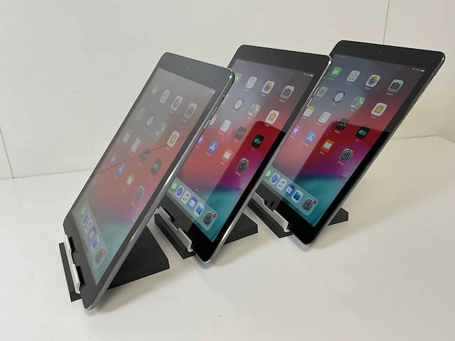 Apple ipad air - wifi - 32 gb - space gray (3x) - afbeelding 3 van  9
