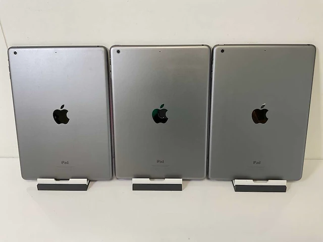 Apple ipad air - wifi - 32 gb - space gray (3x) - afbeelding 6 van  9