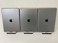 Apple ipad air - wifi - 32 gb - space gray (3x) - afbeelding 6 van  9
