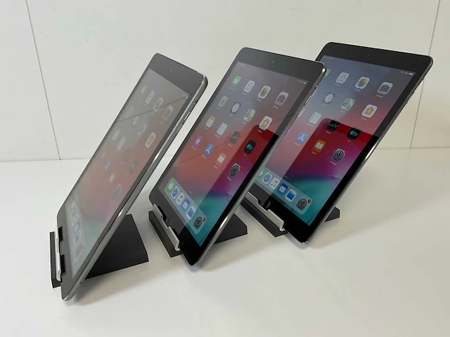 Apple ipad air - wifi + cellular - 32 gb - space gray (3x) - afbeelding 3 van  9