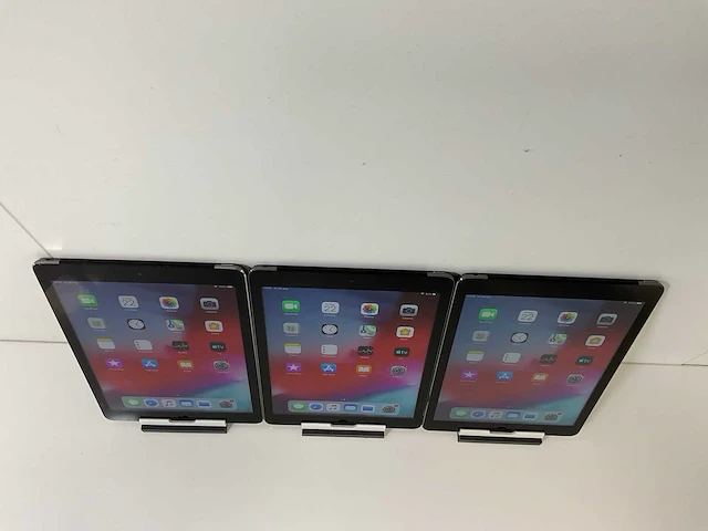 Apple ipad air - wifi + cellular - 32 gb - space gray (3x) - afbeelding 5 van  9