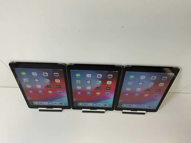 Apple ipad air - wifi + cellular - 32 gb - space gray (3x) - afbeelding 2 van  9