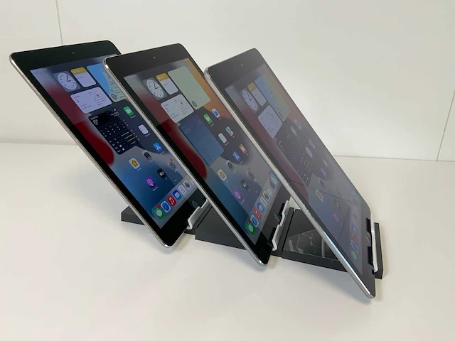 Apple ipad air 2 - wi-fi & cellular - 128 / 16 gb - space gray (3x) - afbeelding 3 van  4