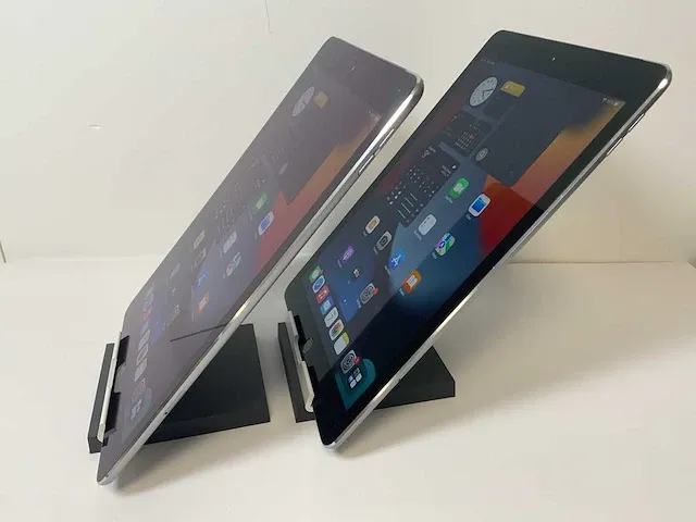 Apple ipad air 2 - wi-fi & cellular - 64 gb - space gray (2x) - afbeelding 3 van  4