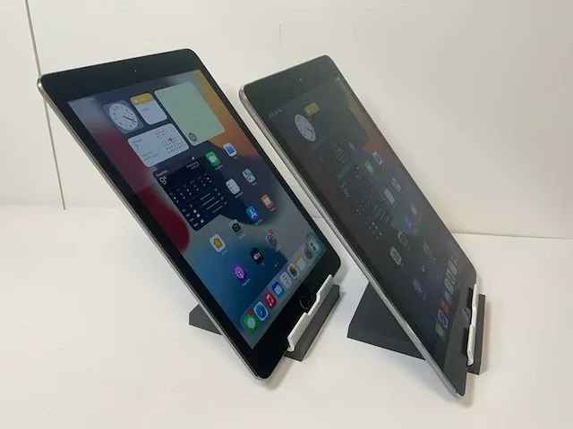 Apple ipad air 2 - wi-fi & cellular - 64 gb - space gray (2x) - afbeelding 2 van  4