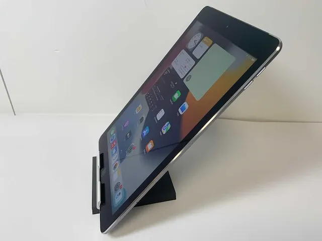 Apple ipad air 2 - wi-fi & cellular - 64 gb - space gray - afbeelding 2 van  4