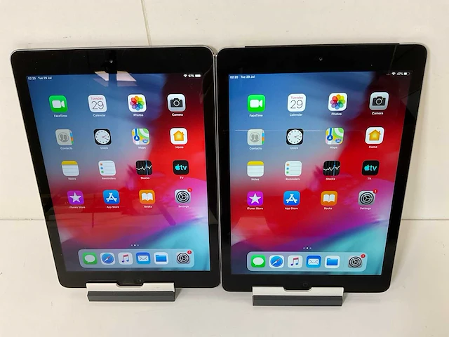 Apple ipad air 9.7” - wifi + cellular - 16 gb - space gray (2x) - afbeelding 1 van  8