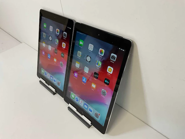 Apple ipad air 9.7” - wifi + cellular - 16 gb - space gray (2x) - afbeelding 3 van  8