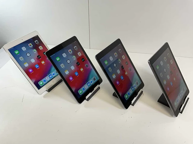 Apple ipad air 9.7”, wifi - 16 gb / 64 gb - space gray / silver (4x) - afbeelding 3 van  8