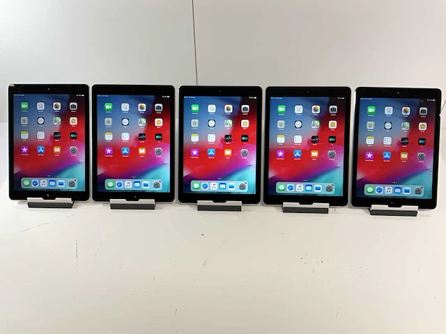 Apple ipad air 9.7”, wifi - 32 gb - space gray (5x) - afbeelding 1 van  9