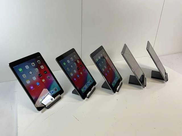 Apple ipad air 9.7”, wifi - 32 gb - space gray (5x) - afbeelding 2 van  9