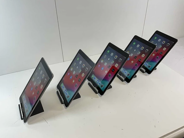 Apple ipad air 9.7”, wifi - 32 gb - space gray (5x) - afbeelding 3 van  9