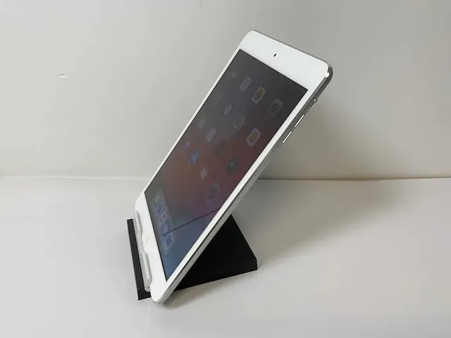 Apple ipad mini 2 - wi-fi - 16 gb - silver - afbeelding 2 van  4