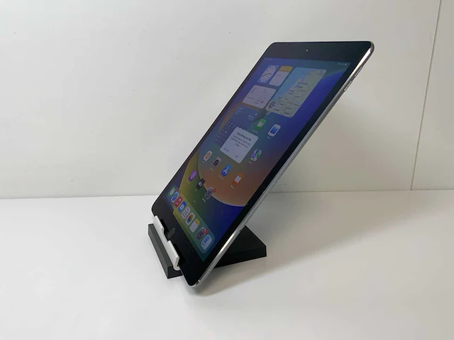 Apple ipad pro 9.7”- wi-fi & cellular - 128 gb - space gray - afbeelding 3 van  5