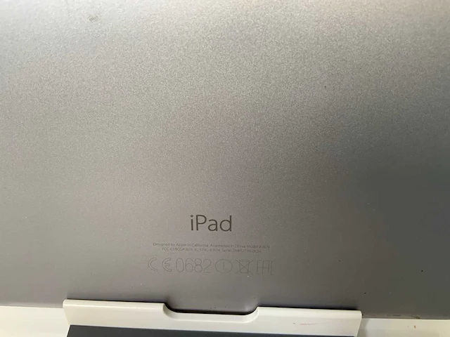 Apple ipad pro 9.7”- wi-fi & cellular - 128 gb - space gray - afbeelding 5 van  5