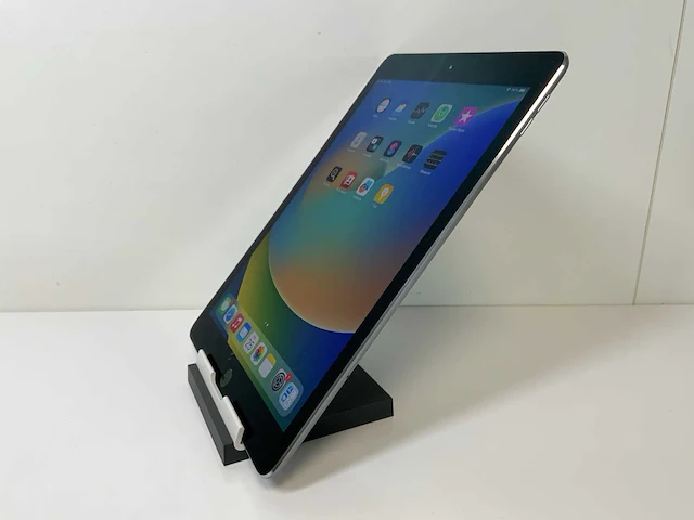 Apple ipad pro 9.7”- wi-fi & cellular - 128 gb - space gray - afbeelding 3 van  5