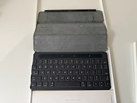 Apple ipad pro smart keyboard voor ipad pro 9.7 inch met doos. margeproduct - afbeelding 3 van  3
