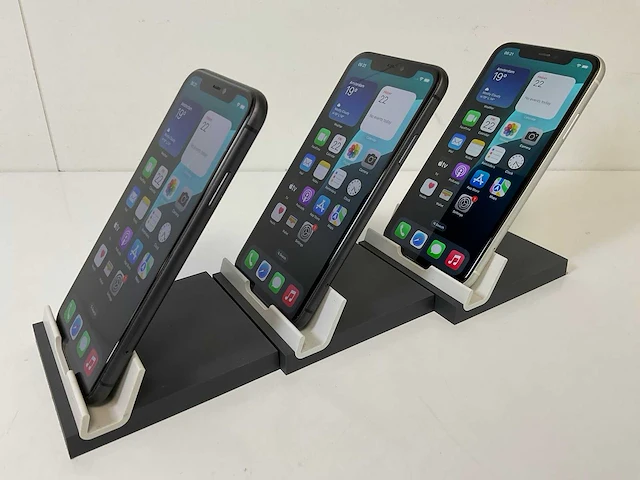 Apple iphone 11 - 128 gb - black / white (3x) - afbeelding 3 van  4
