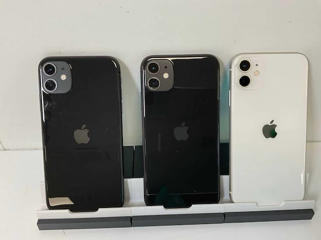 Apple iphone 11 - 128 gb - black / white (3x) - afbeelding 4 van  4