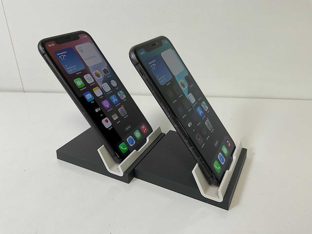 Apple iphone 11 - 64 gb - black (2x) - afbeelding 4 van  6